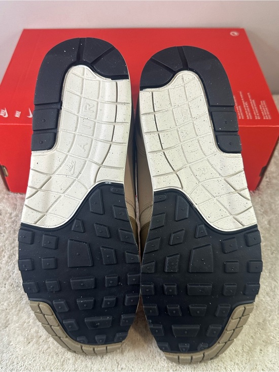 Nike Air Max 1 Essential main image 8